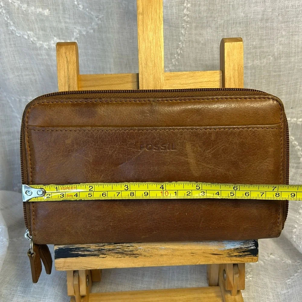 Fossil vintage leather wallet zip around wallet